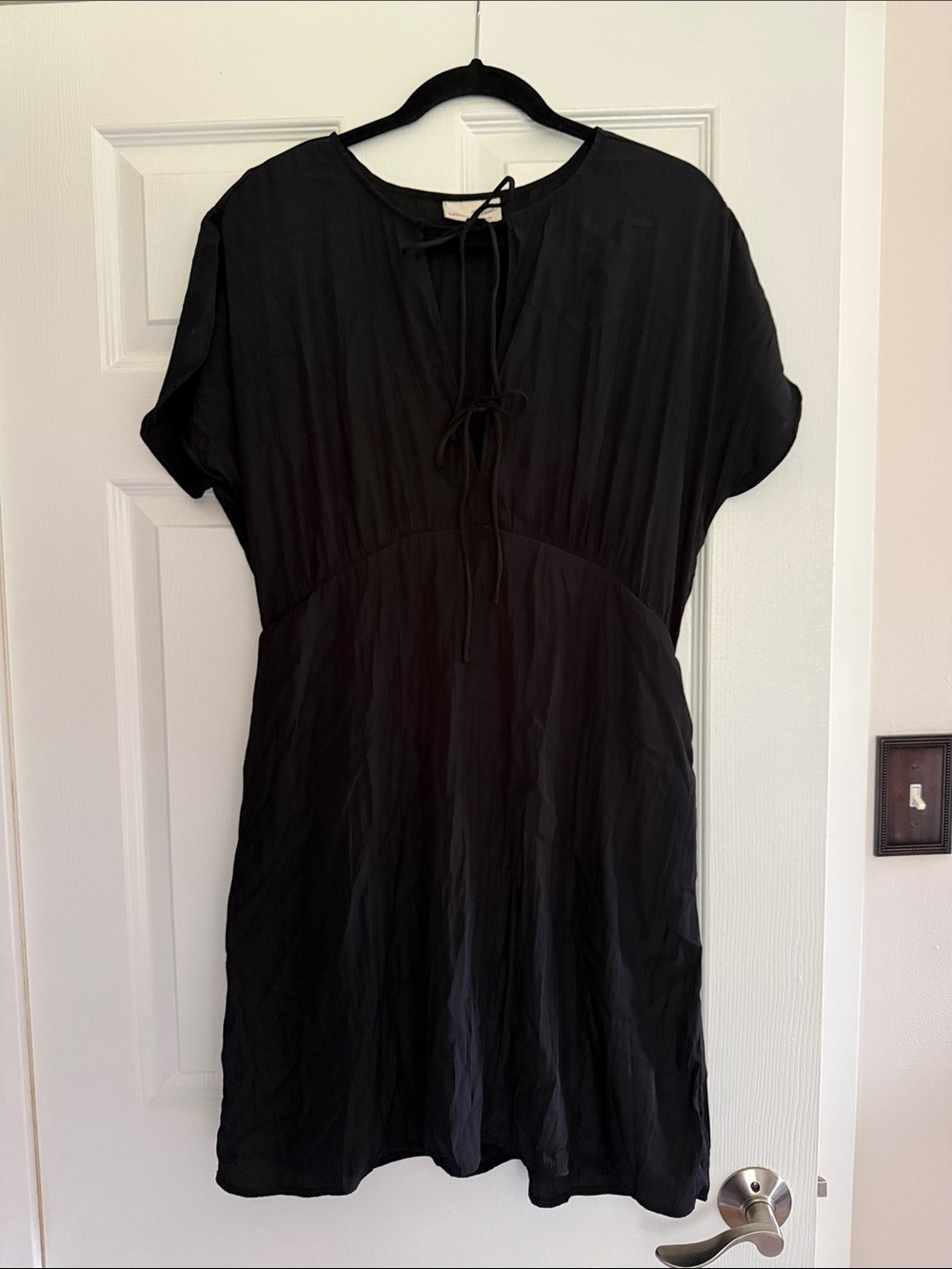 Women's Black Tie-Front Short Sleeve Dress size L